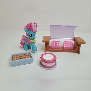 My Little Pony Friendship is Magic Collection MRS. DAZZLE CAKE